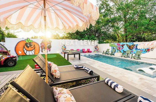 Northwest Orlando House | Next Level Orlando: Space Surf Springs Pool+Games