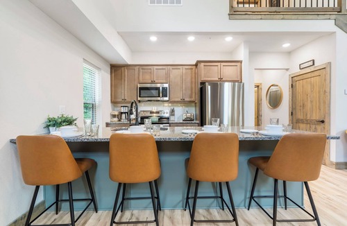 Branson House | Next-Level Vacation Getaway | King Suites, Hot Tub, Fire Pit, Free Show Tickets!