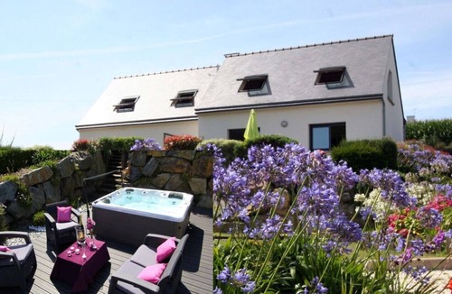 Loguivy House | next Skipper with SPA facing Ile de Bréhat (Paimpol-Brittany)