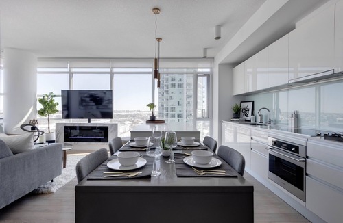 Victoria Park Condo | Next to Bmo/saddledome Downtown Calgary 2 bedroom Penthouse style condo sleep 6