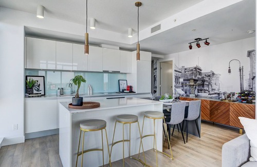 Victoria Park Condo | Next to Bmo/saddledome Downtown Calgary 2 bedroom Penthouse style condo sleep 6