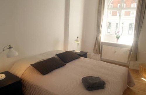 Copenhagen City Centre Apartment | Next to New Harbor/3 BR & 2 Bath Rooms