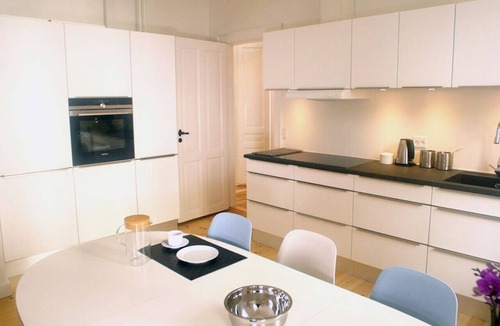 Copenhagen City Centre Apartment | Next to New Harbor 3 BR & 2 Bath Rooms
