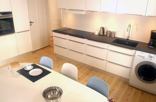 Copenhagen City Centre Apartment | Next to New Harbor 3 BR & 2 Bath Rooms