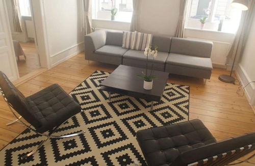 Copenhagen City Centre Apartment | Next to New Harbor 3 BR & 2 Bath Rooms