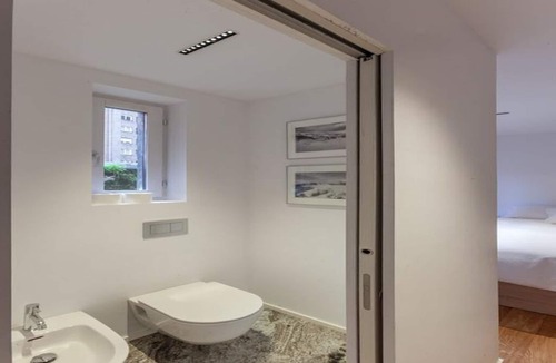 San Francisco Apartment | Next to the old town