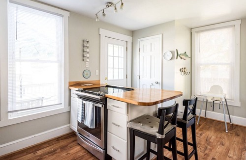 Cape Charles House | Next to the park and 2 blocks to the Beach and restaurants! RIGHT side of Duplex