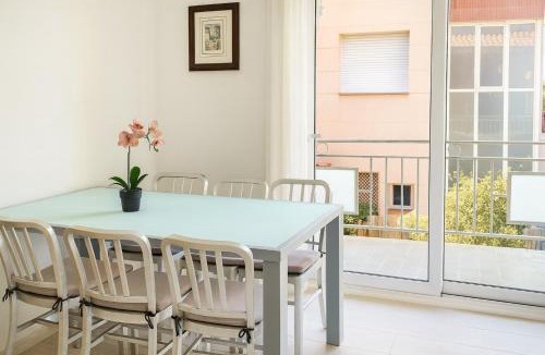 Premia de Mar Apartment | Next to the sea 20' from Barcelona