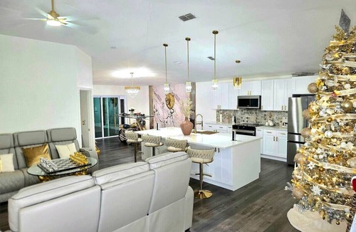 Land O' Lakes House | Next to Wesley, Tampa Outlets & Krate at the Grove