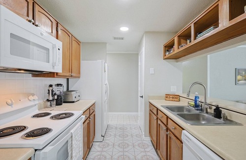 Garland House | nFamily Stay – World Cup Ready + Parking