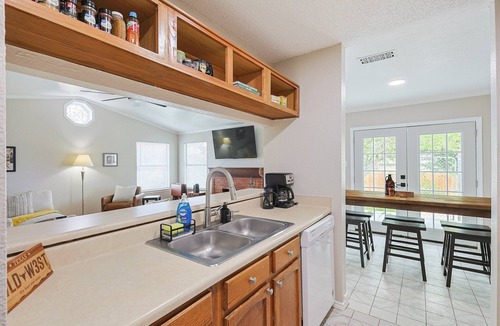Garland House | nFamily Stay – World Cup Ready + Parking