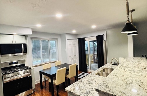 West Mifflin House | NFL Draft- 13 miles from Acrisure with pool!