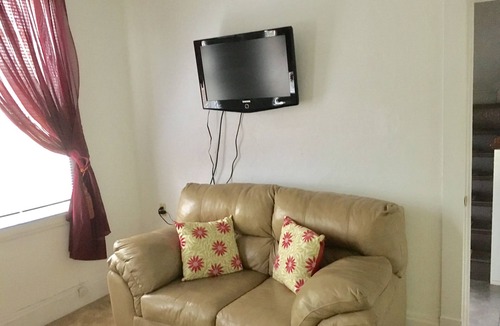 Mount Washington Apartment | NFL DRAFT! Stay in comfort. Only minutes from Downtown !