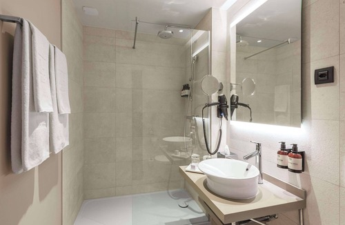 Meyrin Hotel | NH Geneva Airport