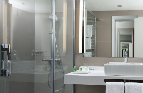 San Juan Hotel | NH Pamplona Iruña Park