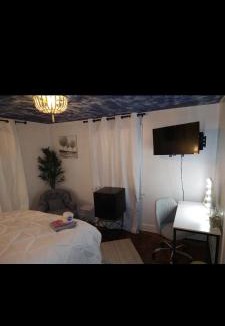 Akron House | NH room rental