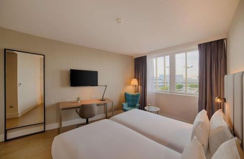Blagnac Hotel | NH Toulouse Airport