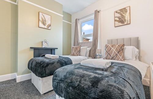 Warwick House | NHS Staff - Contractors - Professionals - University