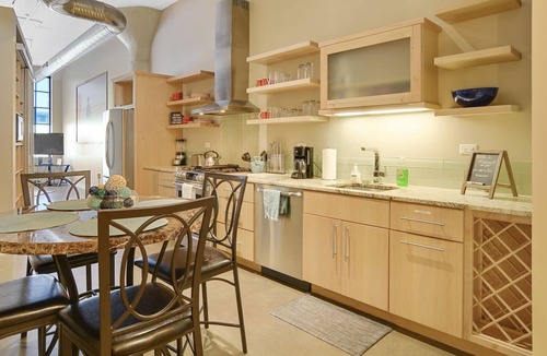 Tonawanda Apartment | Niagara/Buffalo Staycation-Monthly Special Rates