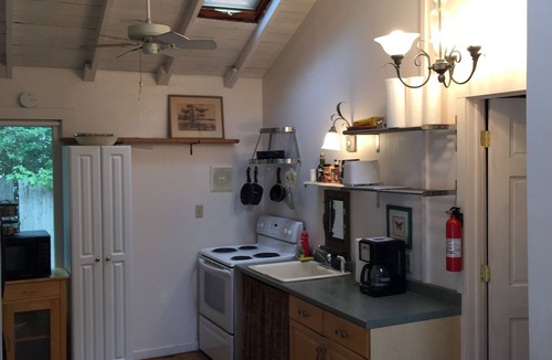 Youngstown Cottage | Niagara Falls - Cottage near Niagara Falls NY