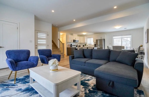 Niagara Falls House | Niagara Falls Getaway!