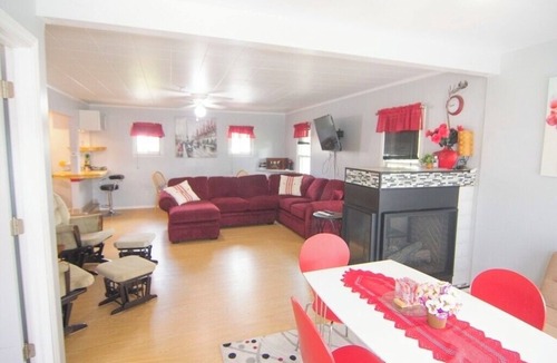 Chippawa Cottage | Niagara Falls PRIVATE COTTAGE, close to all amenities.