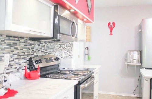 Chippawa Cottage | Niagara Falls PRIVATE COTTAGE, close to all amenities.