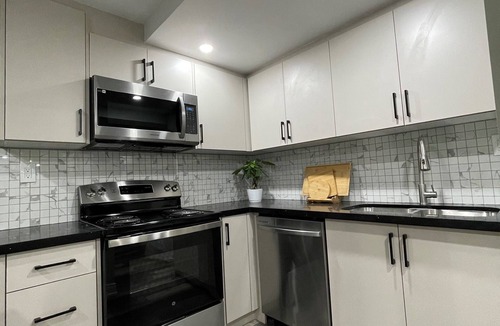 Thorold House | Niagara Falls Private Bedroom 15 mins away from Falls