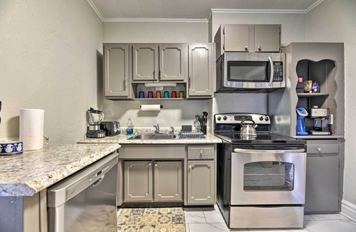 Niagara Falls Apartment | Niagara Falls Townhome: Near Wineries!