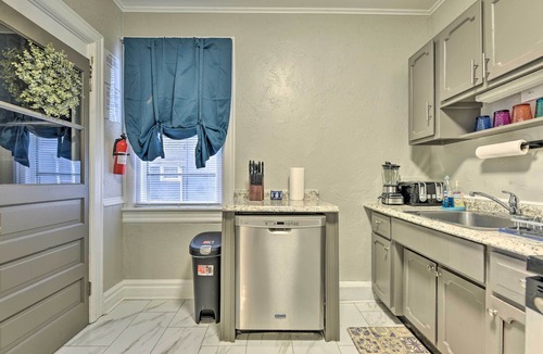Niagara Falls Apartment | Niagara Falls Townhome: Near Wineries!