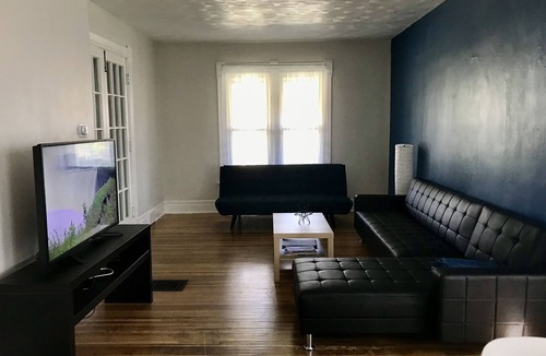 Downtown Niagara Falls House | Niagara Falls USA, Five bedroom home, 11 blocks from the Falls