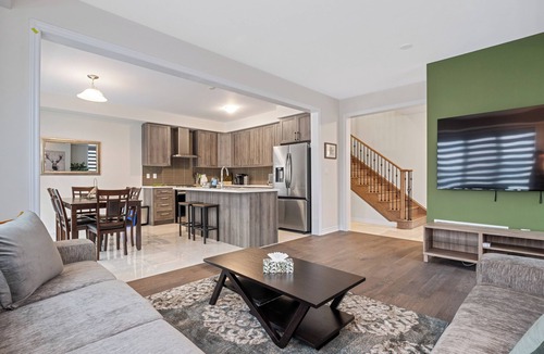Thorold House | Niagara Getaway: 4 BDR Mins from Falls & Wineries