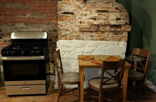 Lewiston Apartment | Niagara Mansion Carriage Suite
