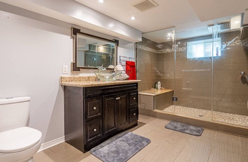 Niagara Falls House | Niagara retreat (heated pool and hot tub)