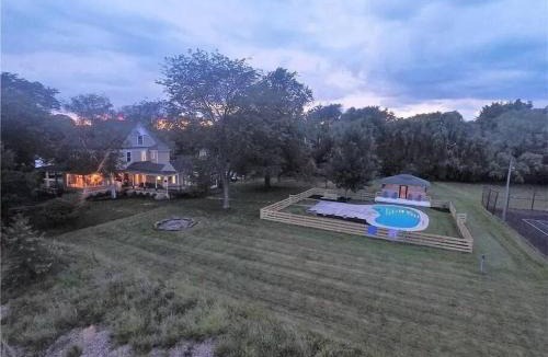 Youngstown House | Niagara River Estate