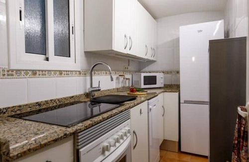 Les Corts Apartment | Nice 1-Bedroom Apartment for 2ppl Steps from Camp Nou!