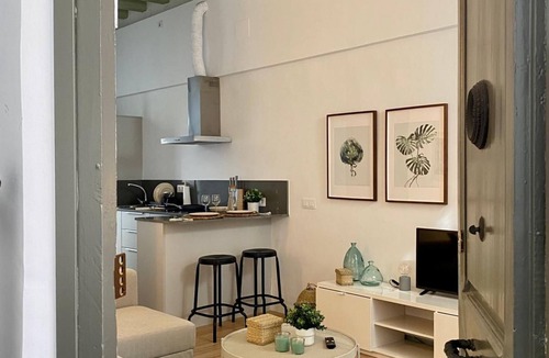 Mataro Apartment | Nice 1 bedroom apartment with small inner courtyard 10 min. from the beach