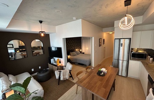 Niagara Condo | Nice 1 bedroom condo steps away from Fifa Worldcup