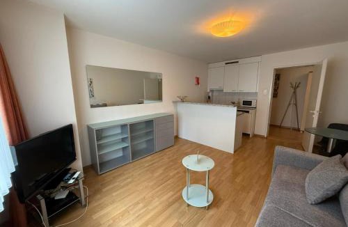 District 6 Apartment | Nice 1BR flat in the city center - Crown 3