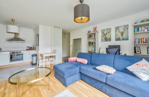 Rueil-Malmaison Apartment | Nice 1BR flat with lovely terrace and parking