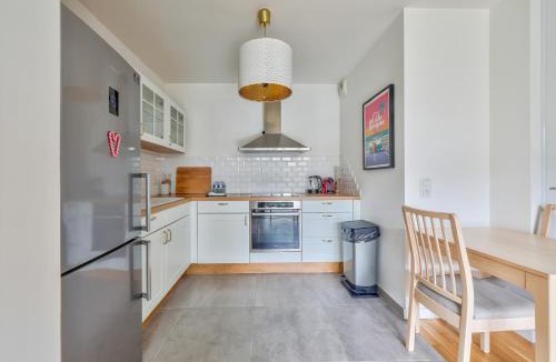Rueil-Malmaison Apartment | Nice 1BR flat with lovely terrace and parking