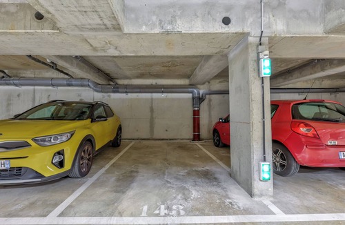 Torcy Apartment | Nice 1BR flat with lovely terrace and parking