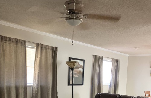 Broaddus House | Nice 2/1 brick house, 2 miles from Jackson Hill boat launch