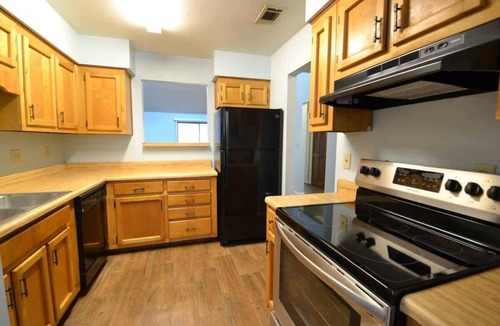 St. Marys House | Nice 2 Bedroom Great for Contractors