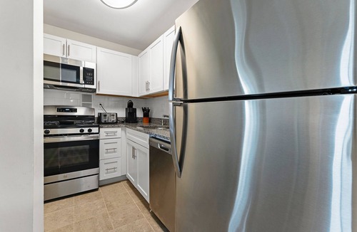 North Brookline Apartment | Nice 2bd/1.5ba Next to BU 8391