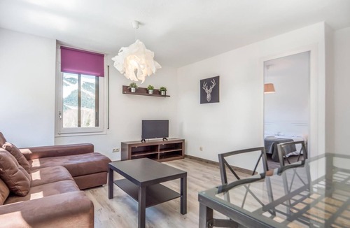 Incles Apartment | Nice 3 Bedroom Apartment for 6 people, Incles. C.PEP 4