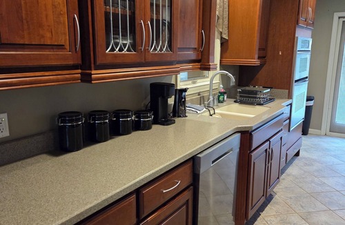 Paris House | Nice 3-bedroom brick house with amenities in charming Paris