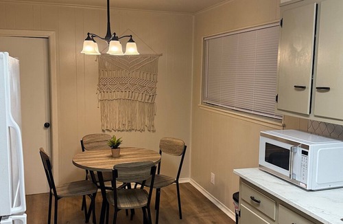 Port Neches House | Nice 3-bedroom house with AC in Port Neches