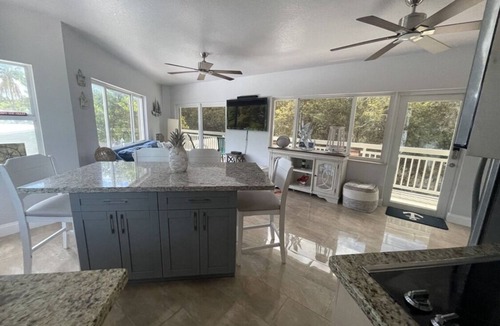 Cross Key Waterways House | Nice 3-bedroom house with AC in Key Largo