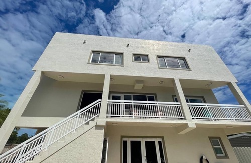 Cross Key Waterways House | Nice 3-bedroom house with AC in Key Largo